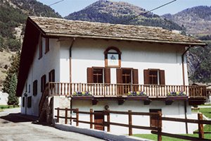 Panoramica sulla Biblioteca di Morgex (22532 bytes)